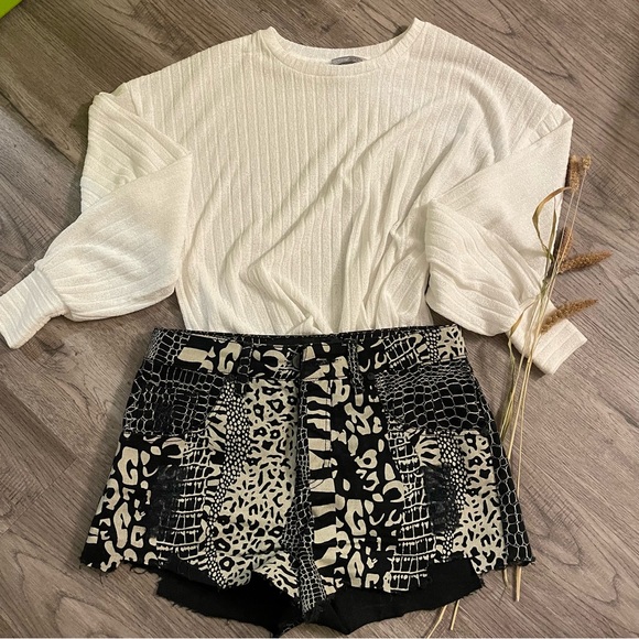 Afghan Animal Print Shorts - Picture 2 of 8